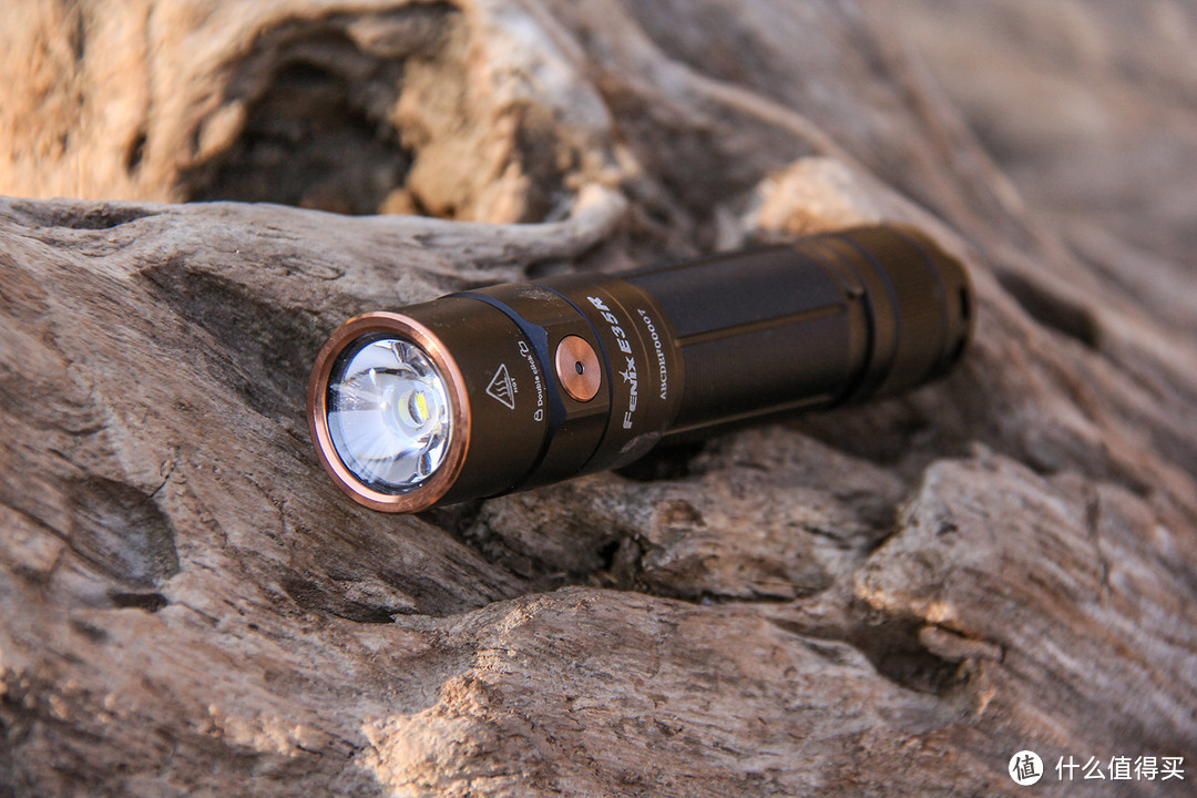 EDC佳品,保证足下安全:FENIX E35R手电