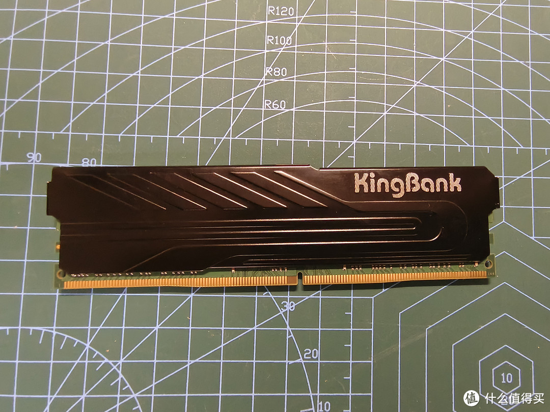 拼凑NAS计划 价格低指标也低 金百达8GB DDR4 3200 黑爵系列 intel专用条