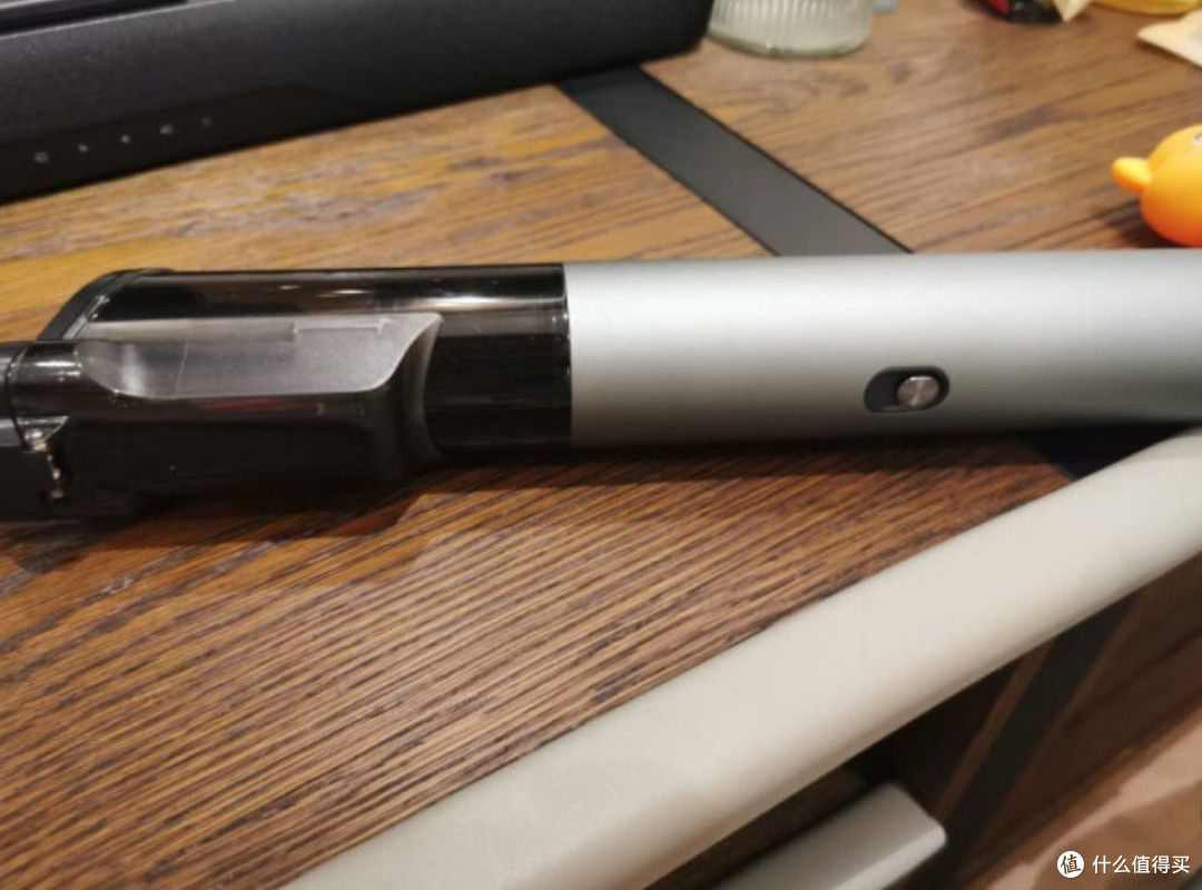 什么样的吸尘器更适合有宠物的家庭使用？