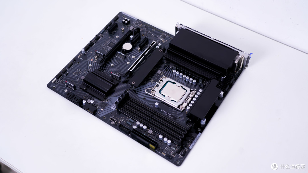 顶级显卡、效能出色丨华擎“幻影电竞” 系列RX 7900XTX&RX 7900XT显卡对比测评