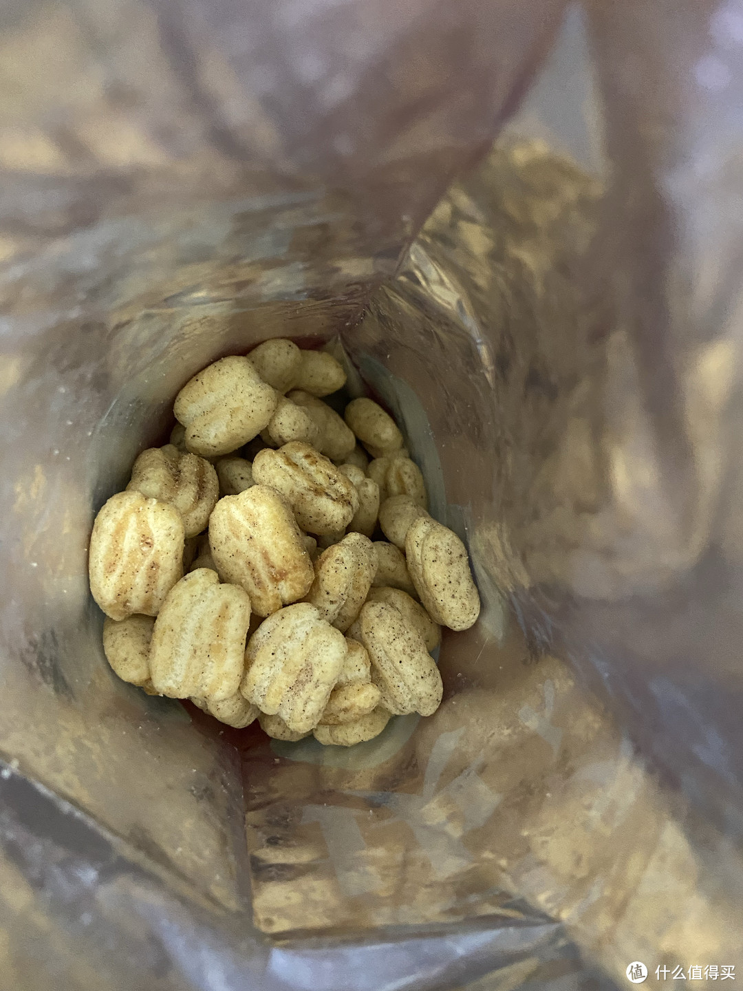 三块钱盲入两包马铃薯类临期零食,奶茶味的薯块翻车了,平替版的咔吱脆OK