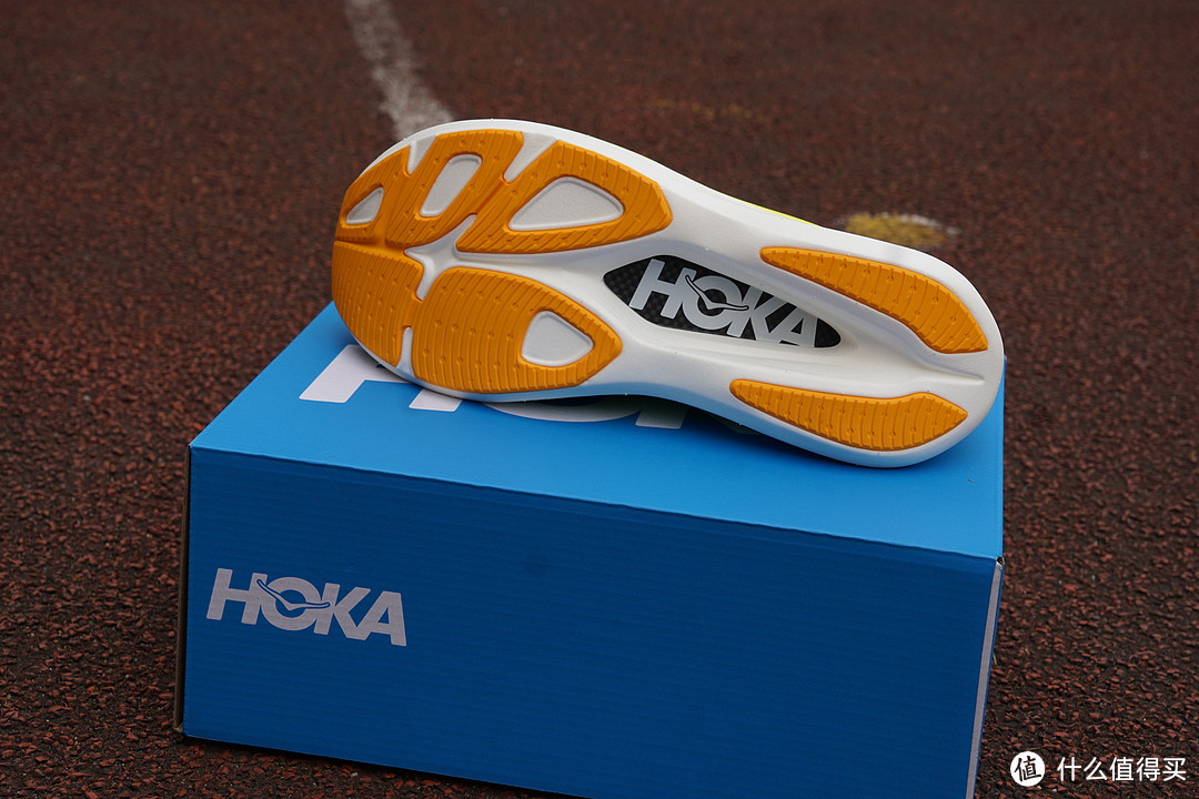 618买什么，当然是快上加快的HOKA Rocket X2碳板跑鞋