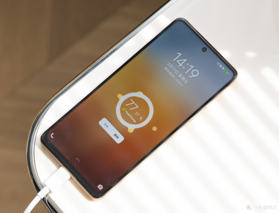 iQOO新机很“懂事”,12GB+256GB+120W,OIS光学防抖手机仅1899元
