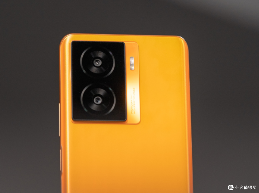 iQOO新机很“懂事”,12GB+256GB+120W,OIS光学防抖手机仅1899元