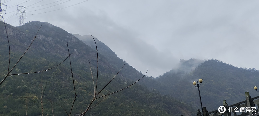 雁荡山/观音洞游记攻略民宿/住宿餐饮/十二生肖雕塑/山涧的庙宇看起来怎么样？爬山经验