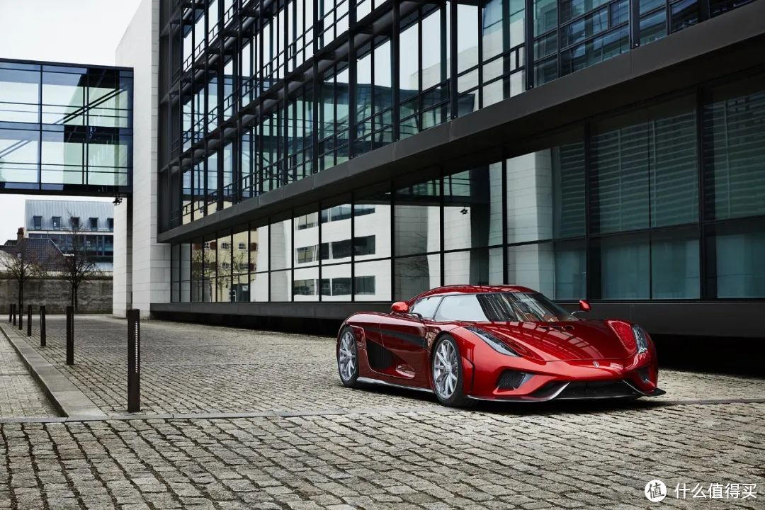 常在游戏和电影中出现的幽灵战车-Regera