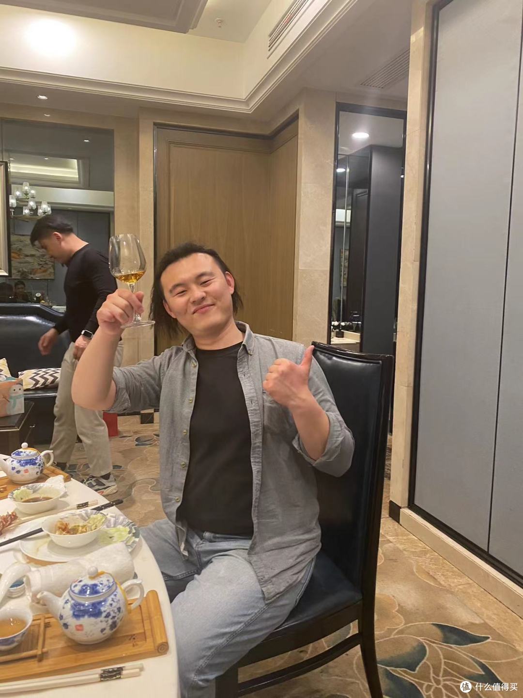 给全场最帅的小伙单独来一张