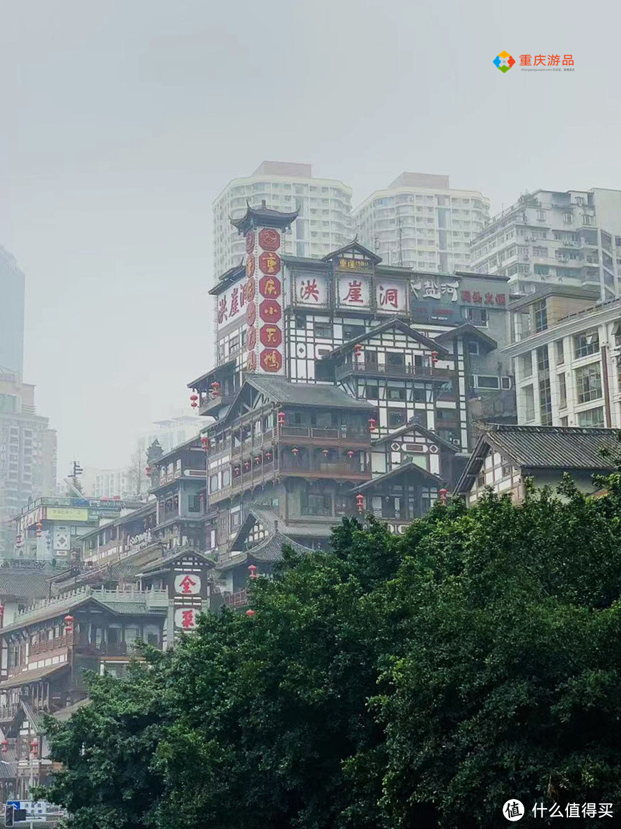 名副其实的中国地下城，重庆防空洞太神奇了，8分钟穿过一座山！
