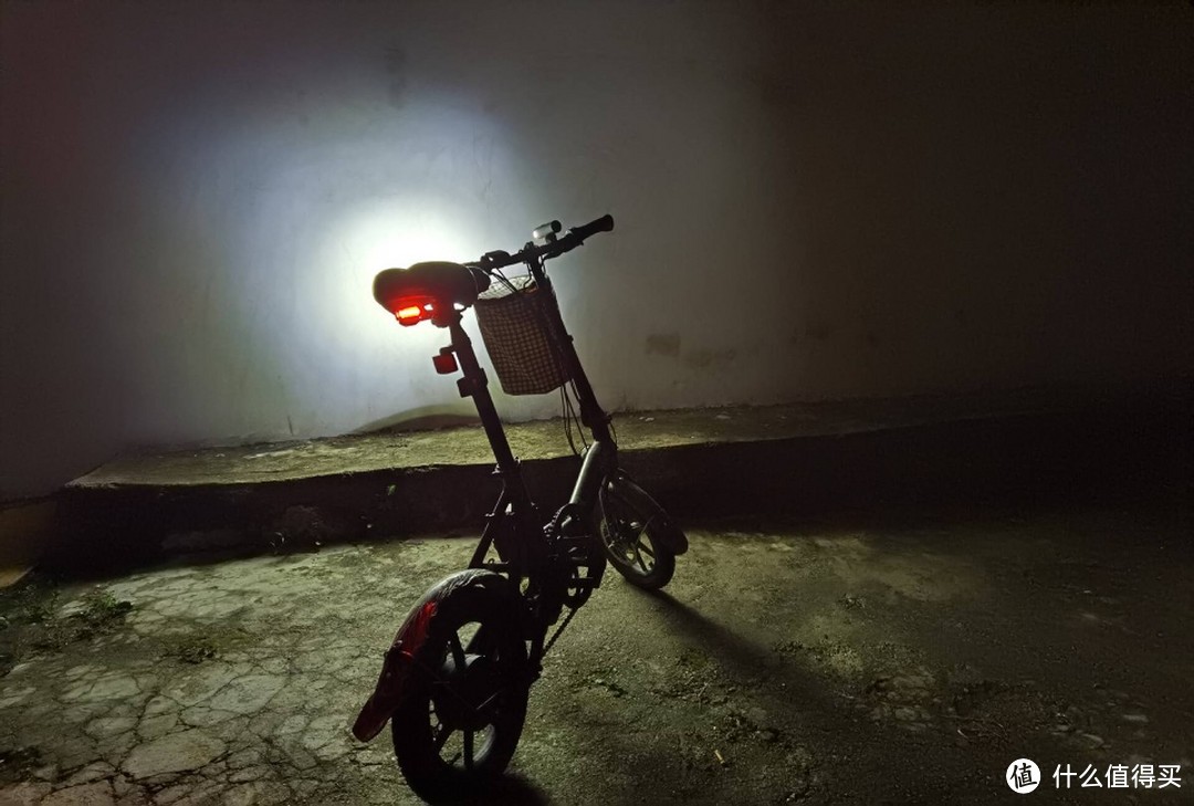 夜间骑行这一套就够了，迈极炫SF900自行车灯体验：这下安心多了