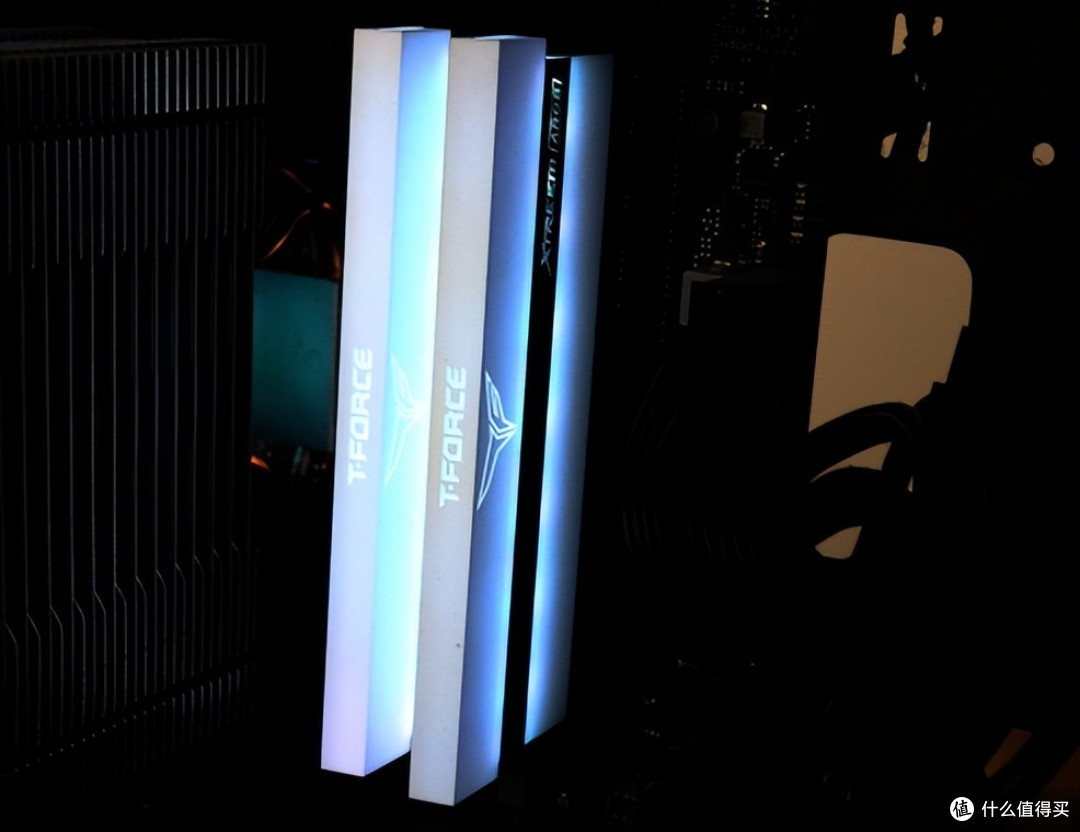 颜值与实力并存,高频率、高稳定-十铨科技梦境 DDR4电脑内存条实测