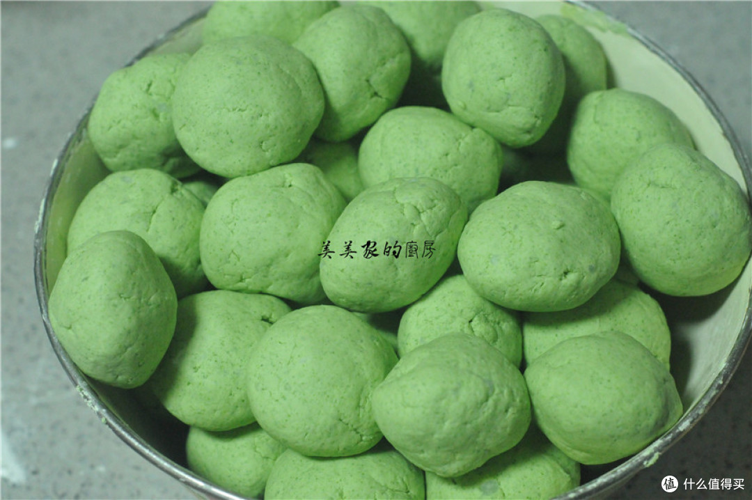 甜品店的青团,碧绿柔软不坍塌?到底放了什么?今天就带你揭秘!
