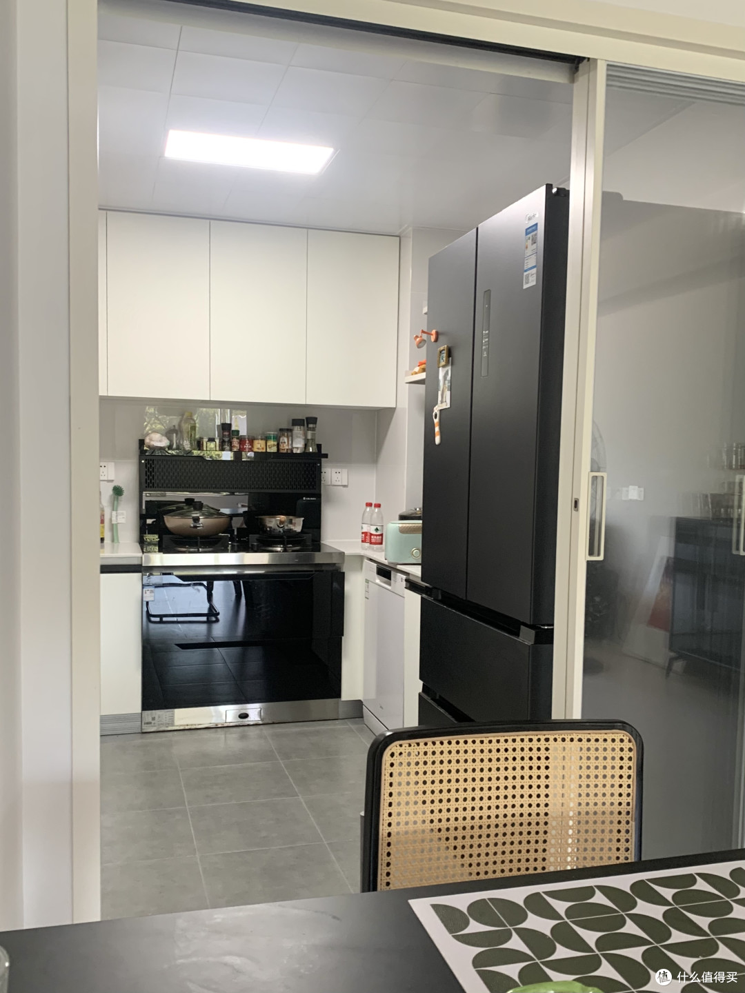 27w自己装修搞定整屋,新简约风省钱又好看。屋主坦言:最用心的是厨房