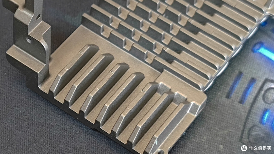 蓝宝石 RX 7900 XT 20G D6 超白金OC拆解图赏