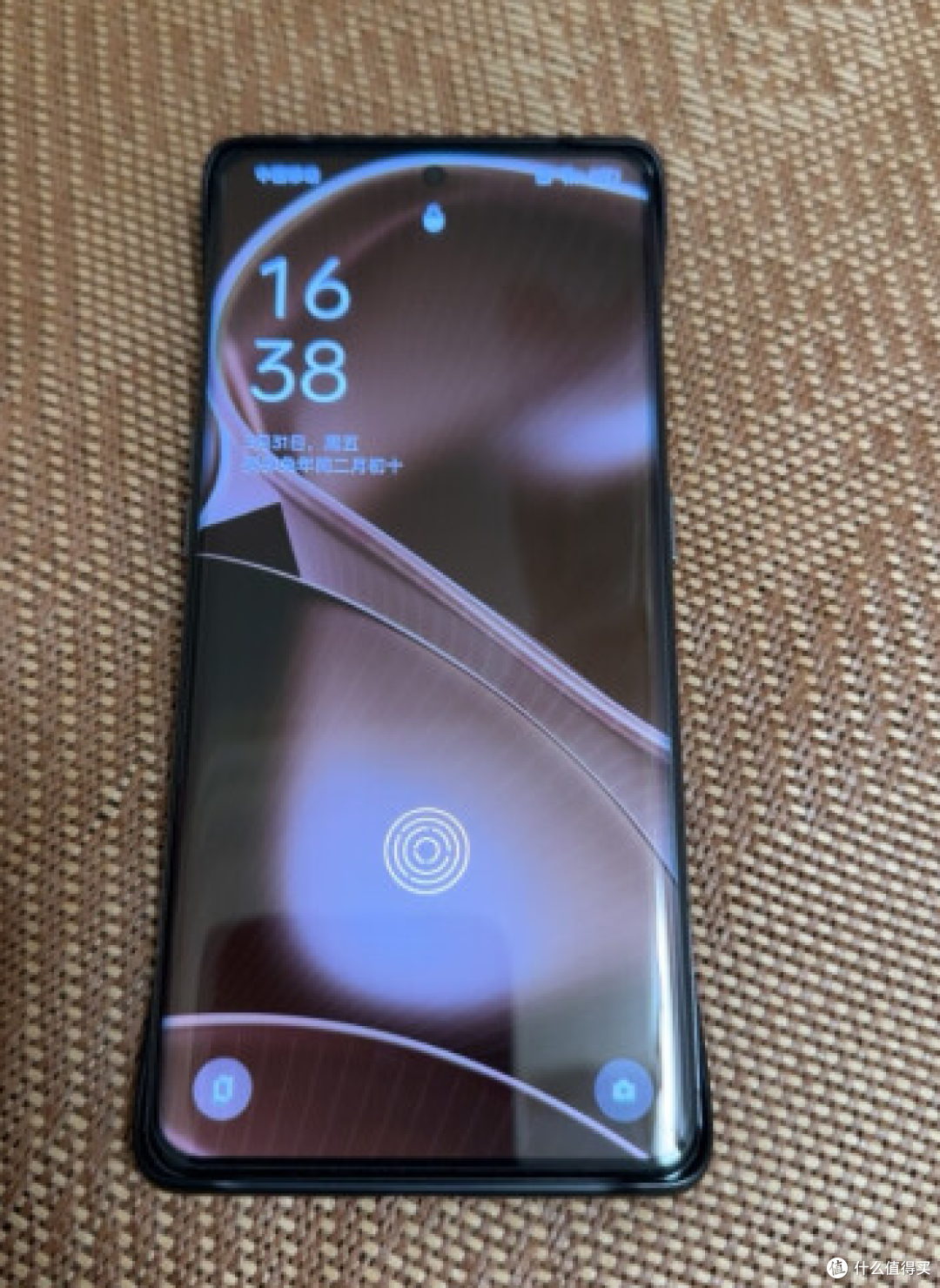 6.82英寸双曲屏,QHD+超高清分辨率,OPPO Find X6 Pro