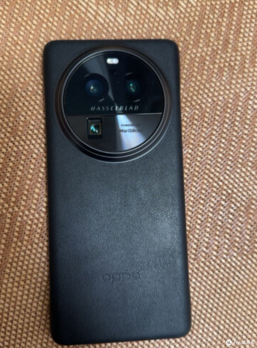 6.82英寸双曲屏,QHD+超高清分辨率,OPPO Find X6 Pro