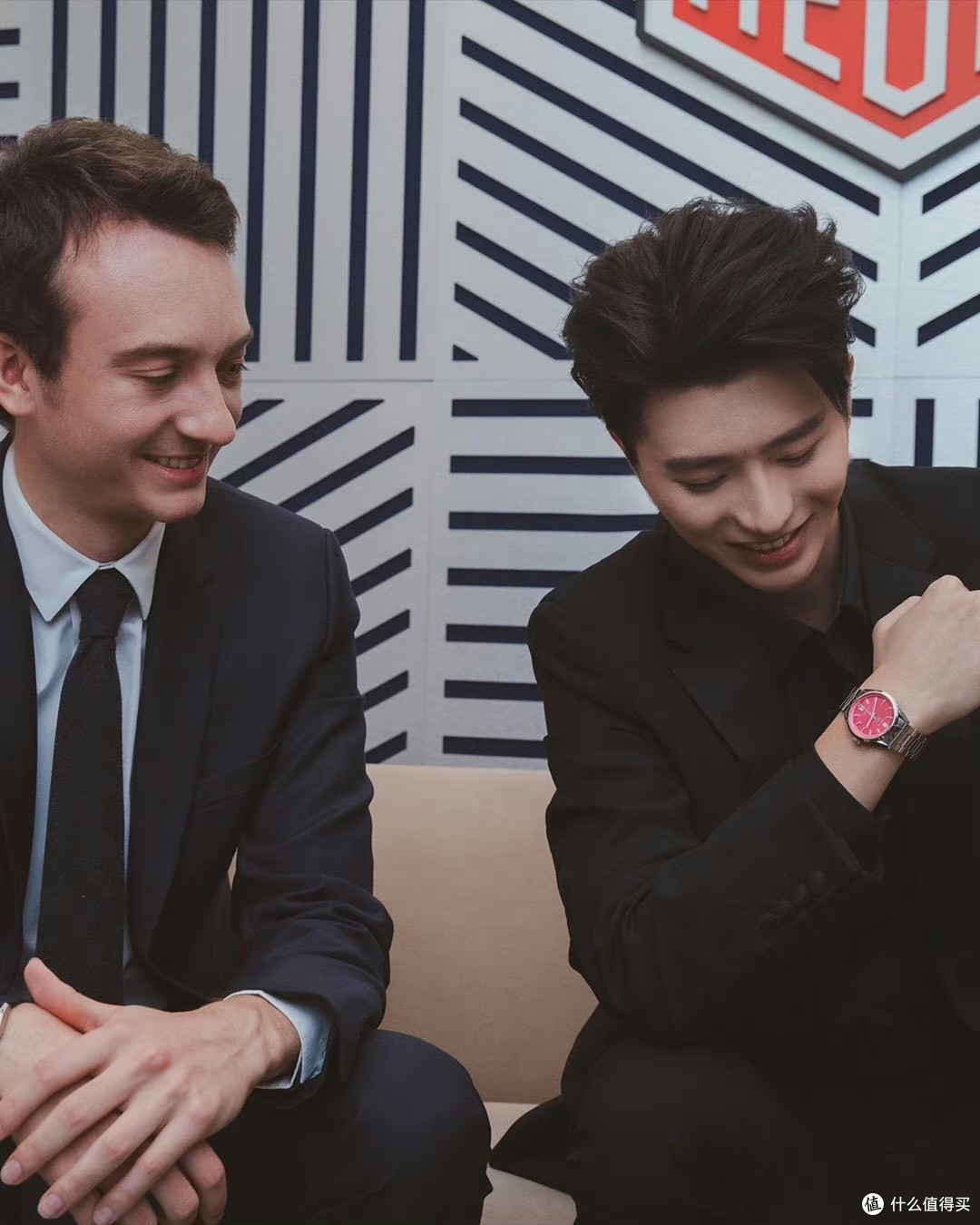 TAG Heuer 新款Carrera系列,粉色表盘与精钢表链的完美结合