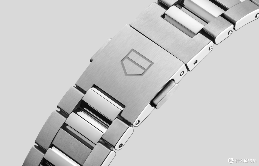 TAG Heuer 新款Carrera系列,粉色表盘与精钢表链的完美结合