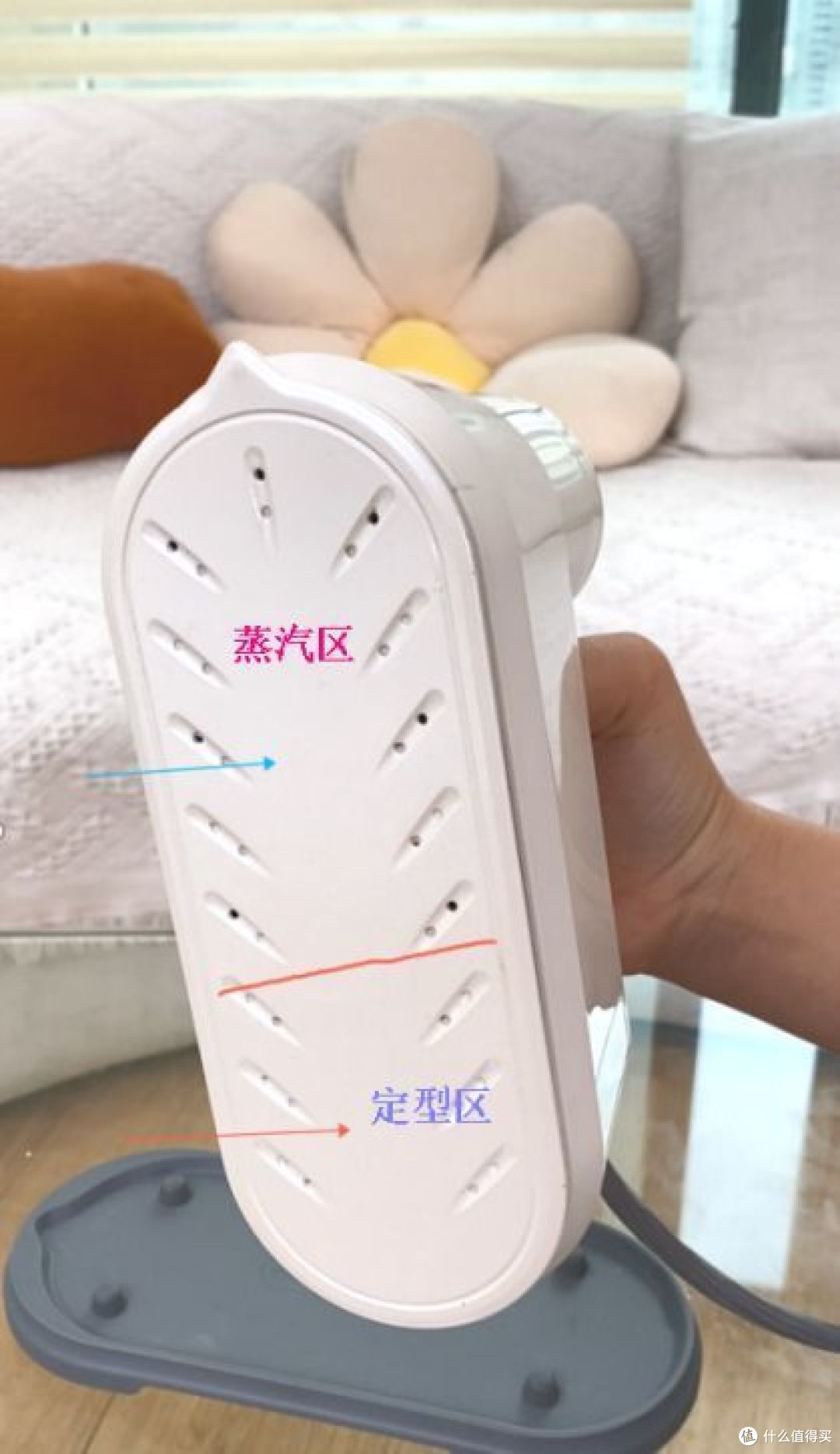 想要提升个人形象，做气质白领，衣服绝对不要皱巴巴！想要一款好用的挂烫机？摩飞手持挂烫机测评