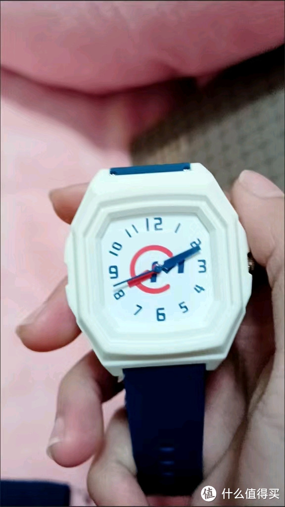 日内瓦表展上全塑料的手表。