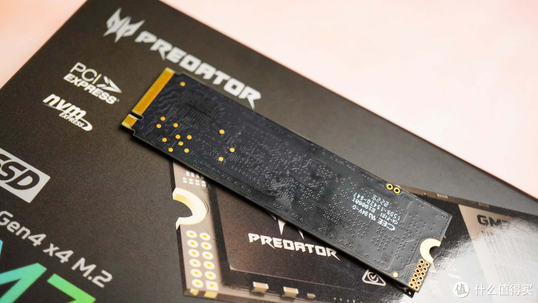 超高性价比PCIe4.0固态硬盘 - 宏碁掠夺者 GM7