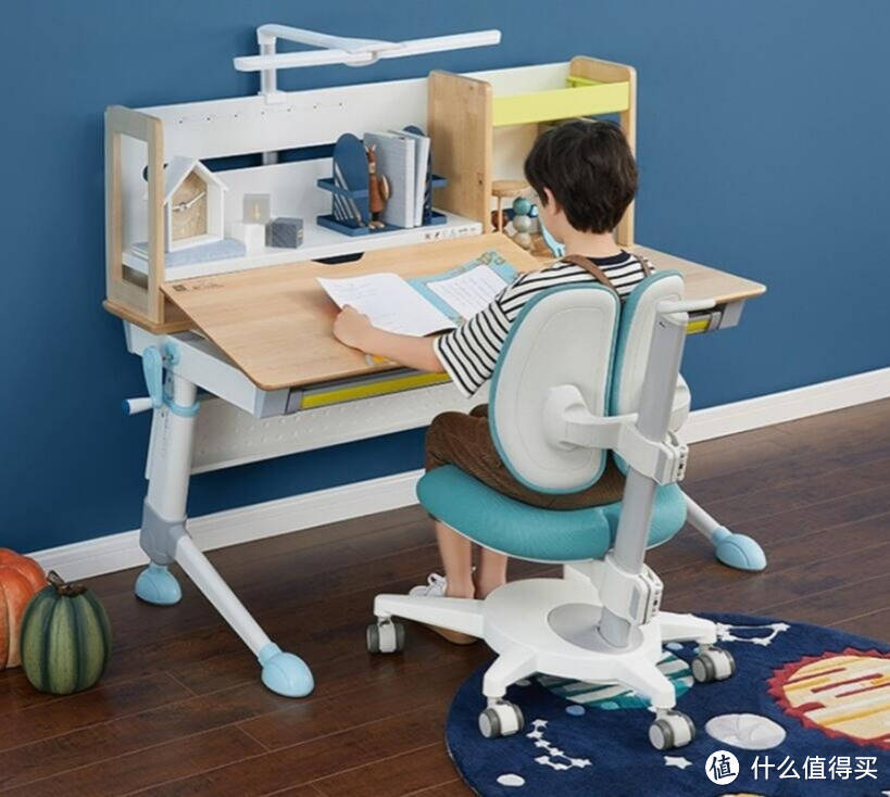 实木儿童书桌椅套装，让孩子使用得更满意！