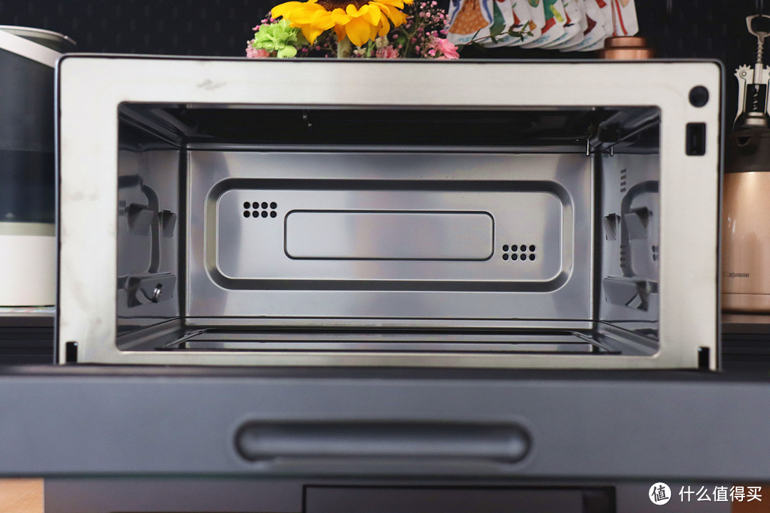 厨房空间拮据？你需要一台超能干的微蒸烤一体机！
