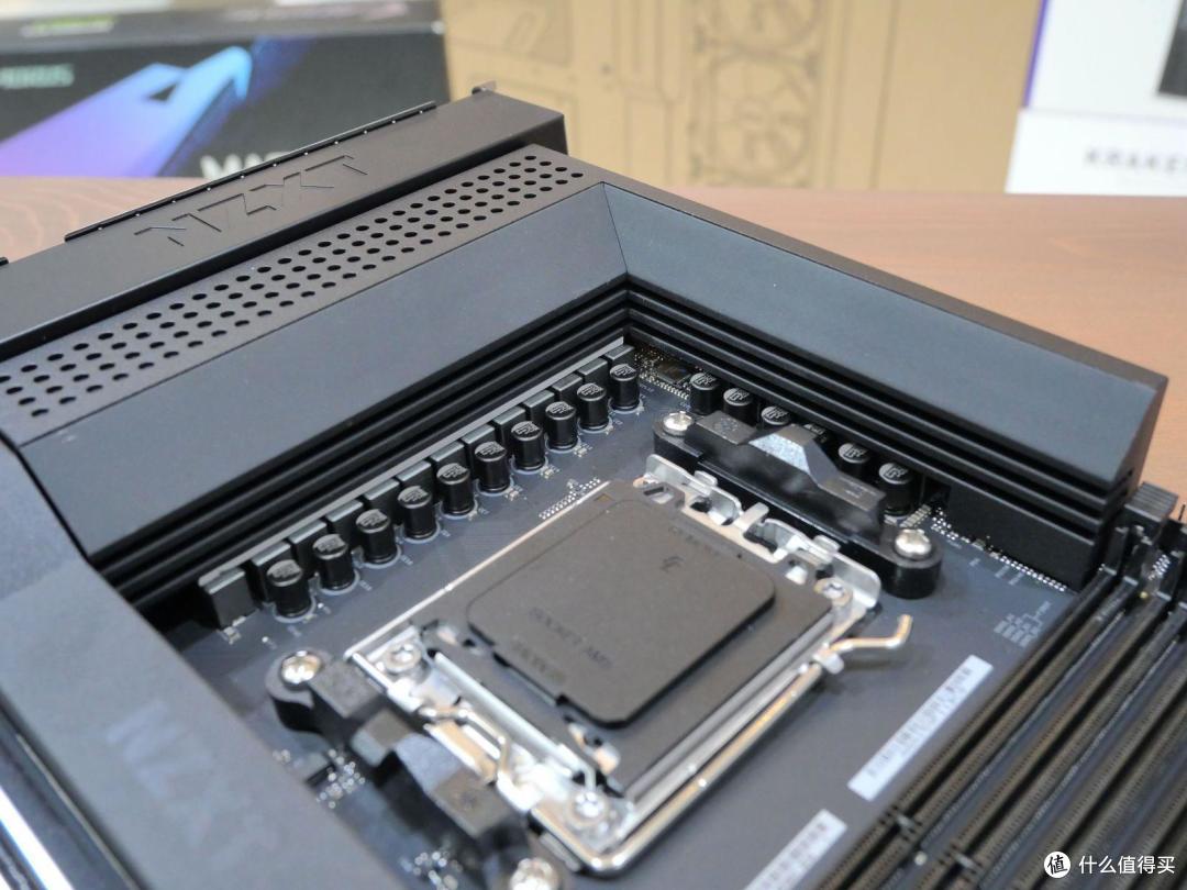 基于锐龙9 7900X 3D+RTX 4080打造客厅的游戏平台,这下舒爽了!