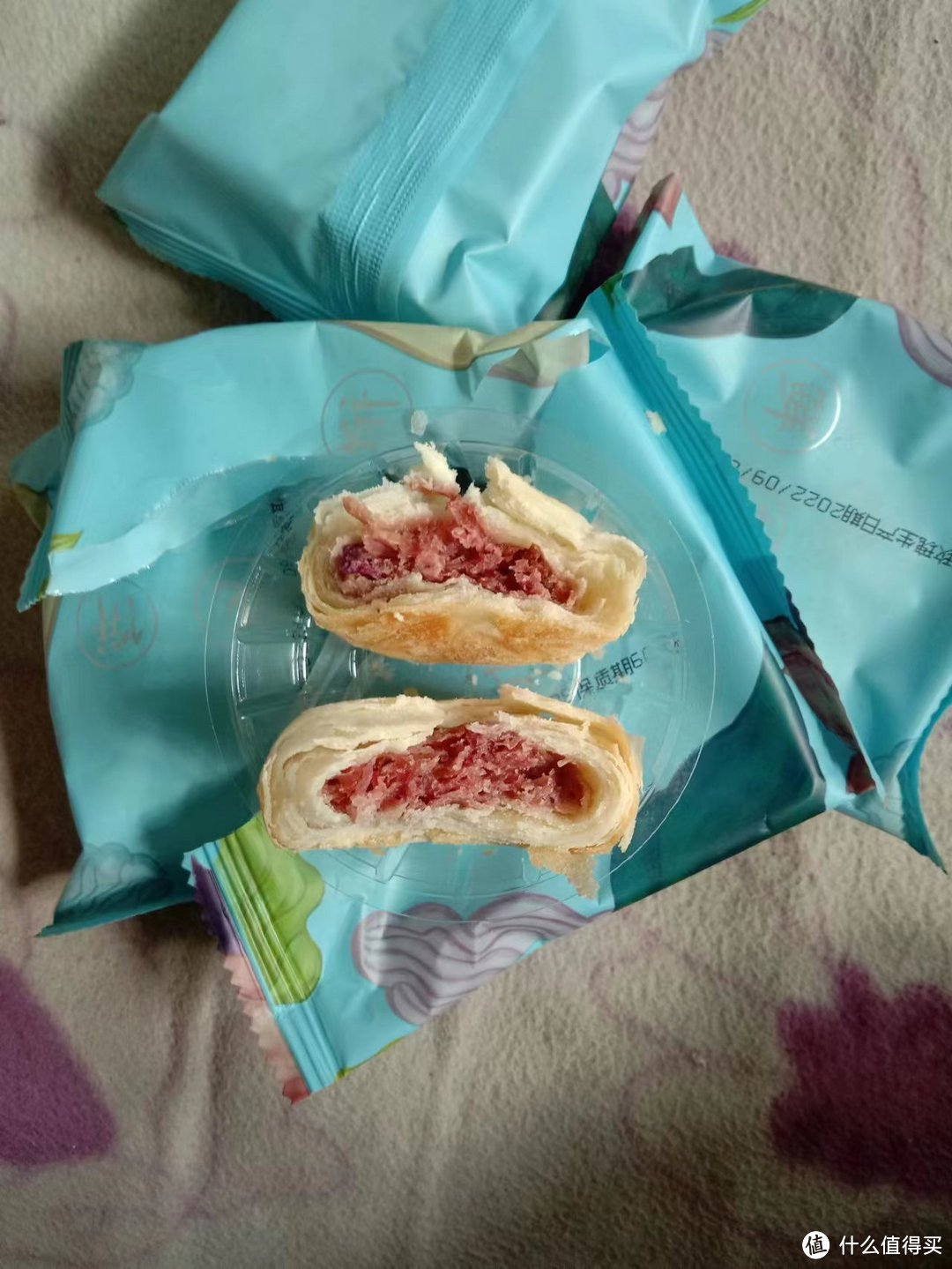 美味可口的玫瑰鲜花饼,酥酥脆脆,又香又甜