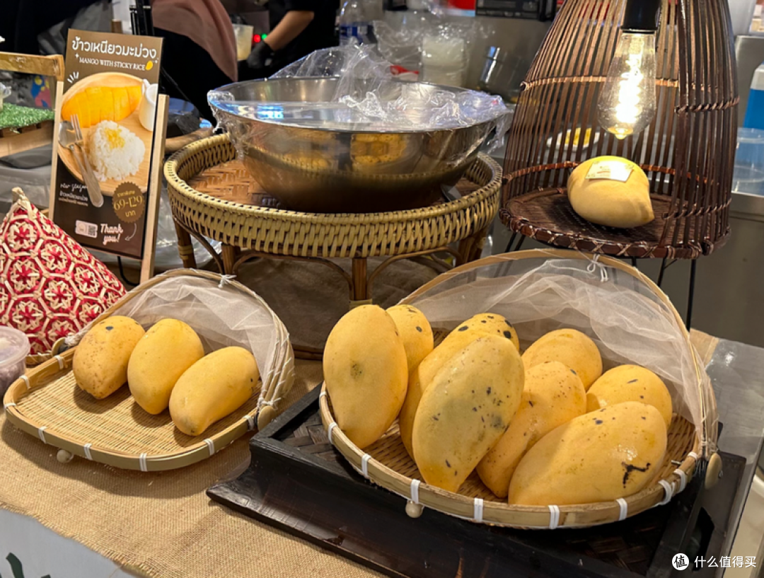 2023年泰国泼水节攻略，逛逛泰国Em百货公司，并推荐著名美食餐厅广场!