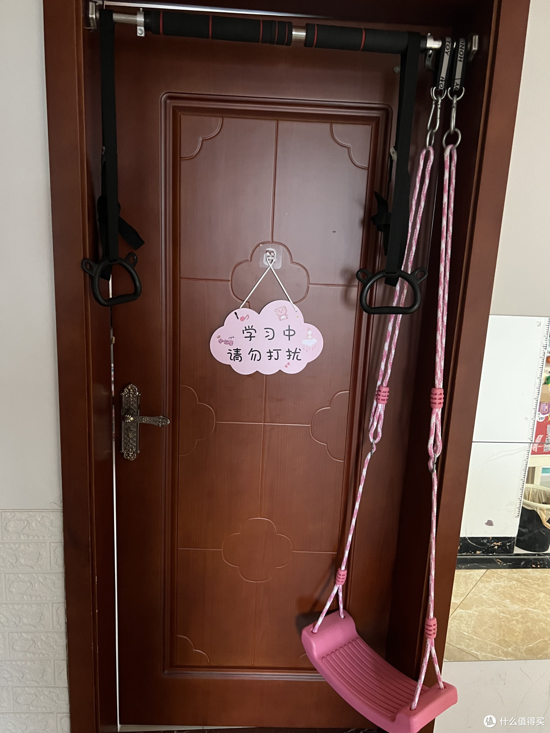 乱得不成样的女儿房(原客房改造过来)