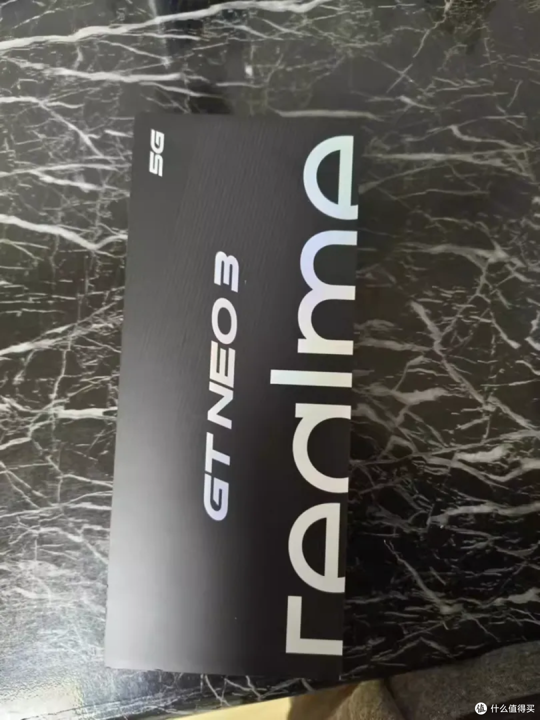 新上市的真我牛还是红米呢