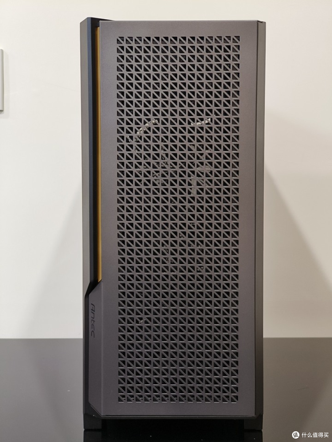 独特的前面板金属质感,安钛克p20c中塔机箱