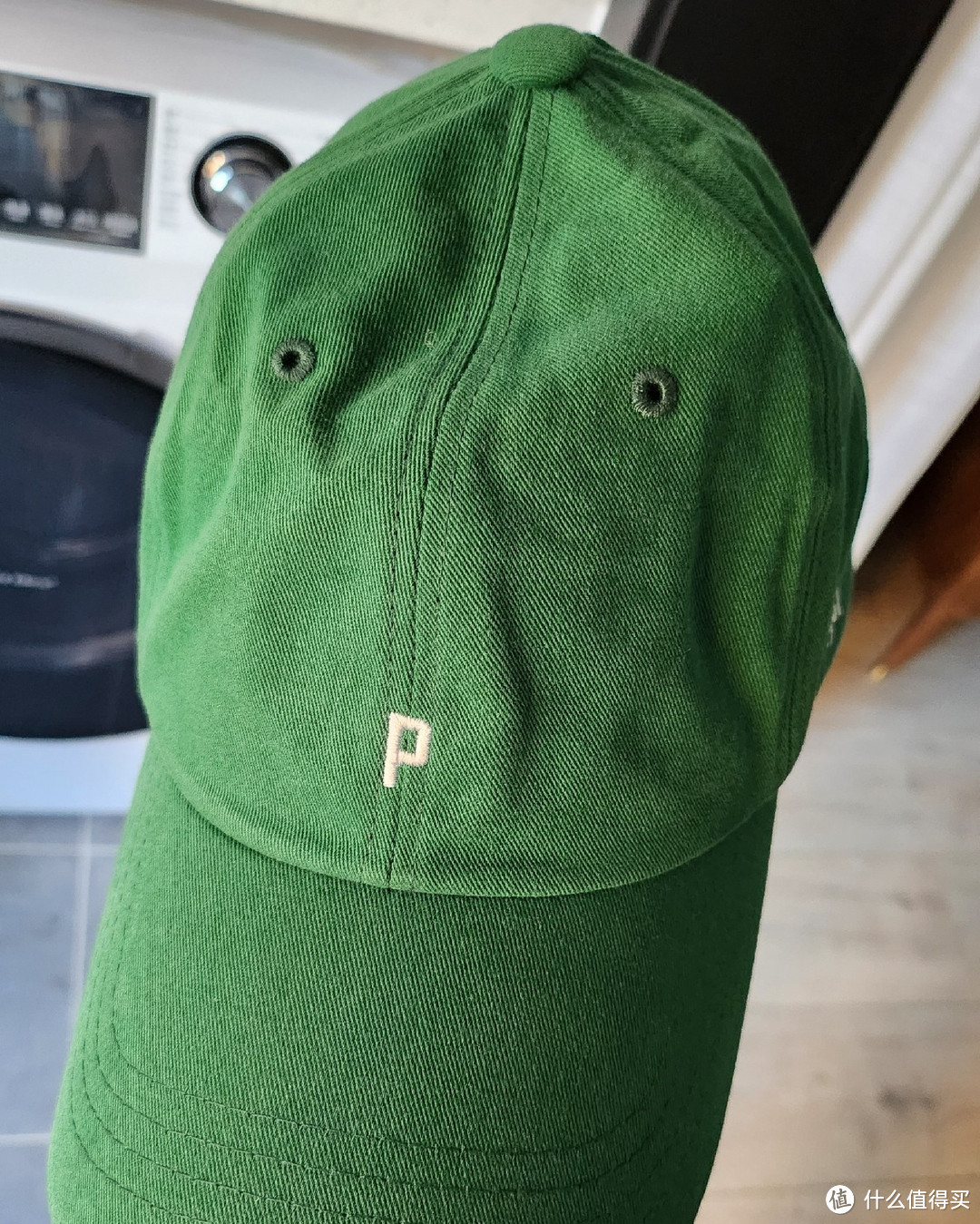 看看这个绿色的鸭舌帽吧