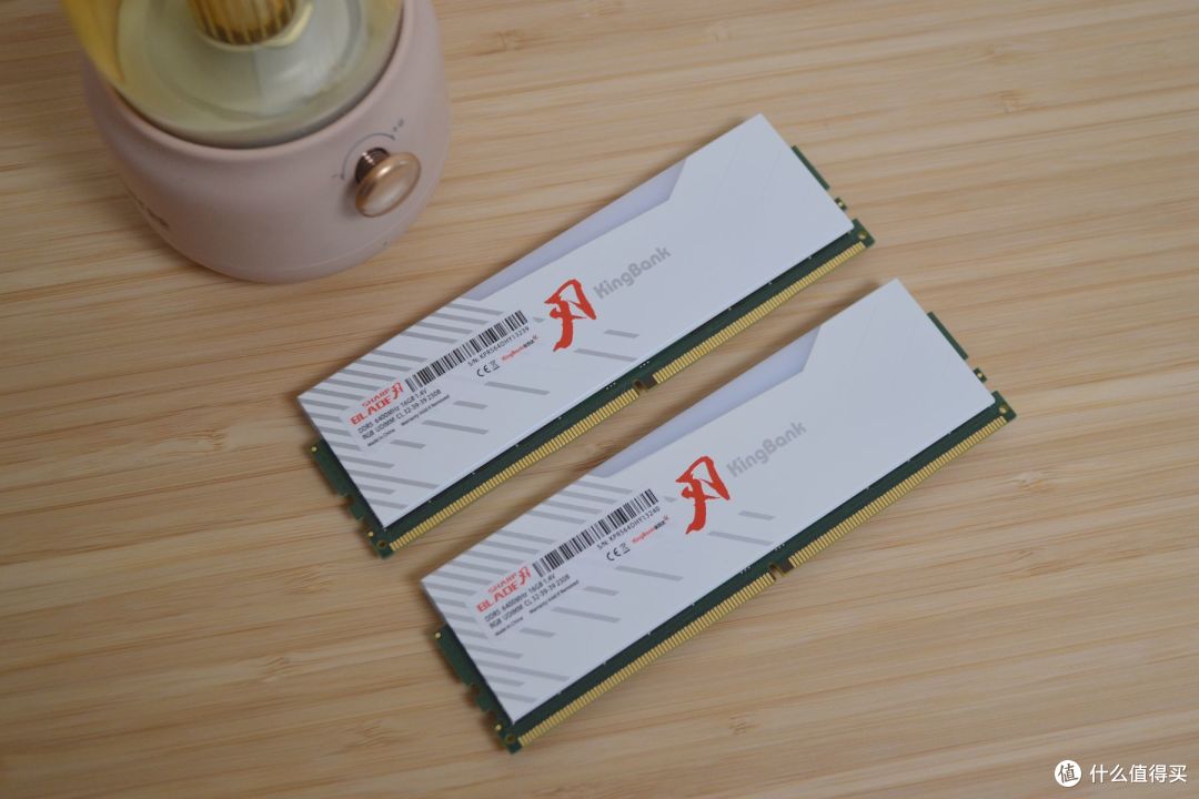 跌的最狠的还是DDR5内存!网友晒出32G金百达灯条,这价格太离谱