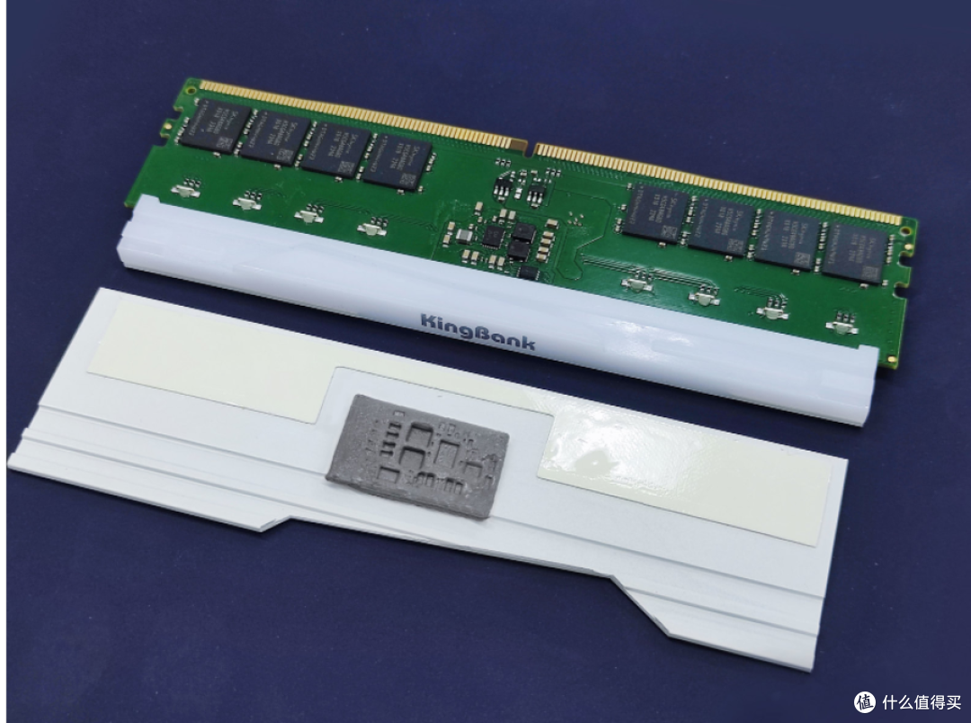 跌的最狠的还是DDR5内存!网友晒出32G金百达灯条,这价格太离谱