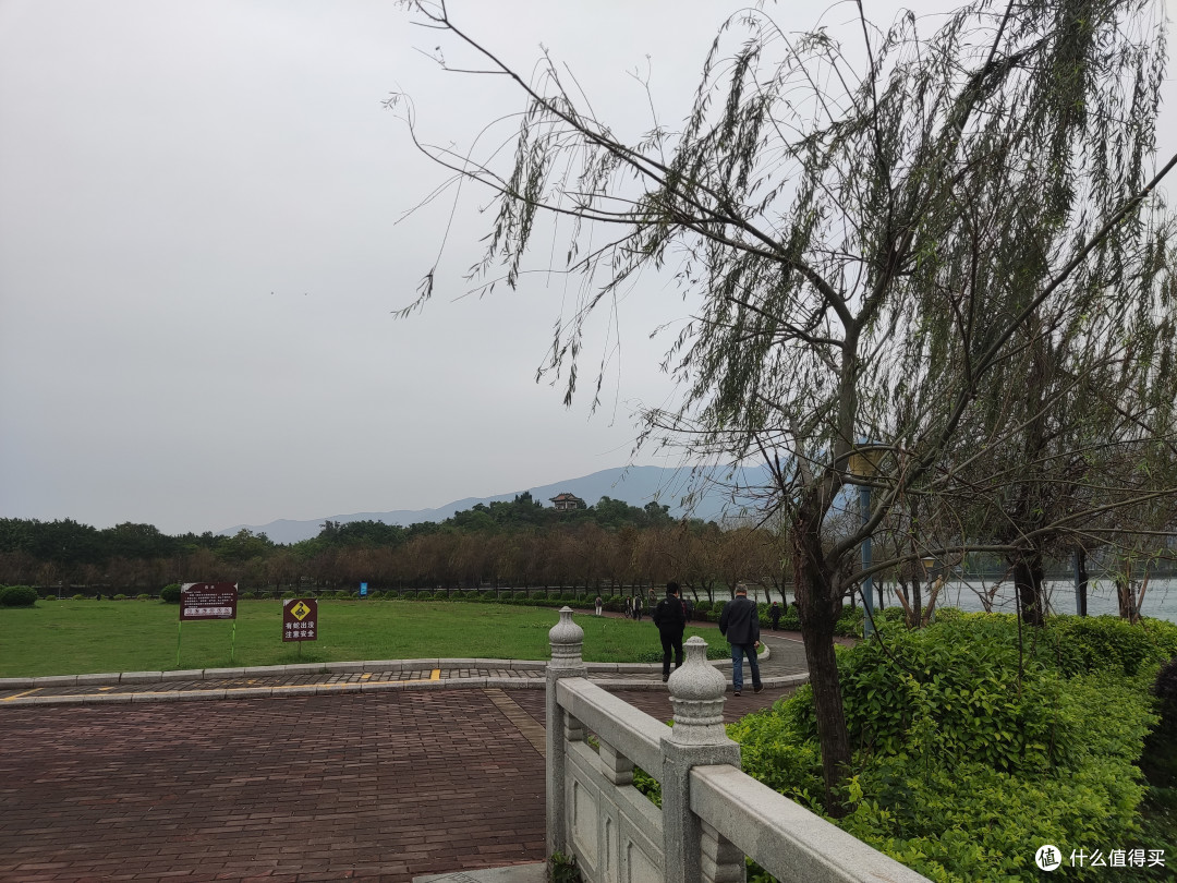 星湖湾公园一角