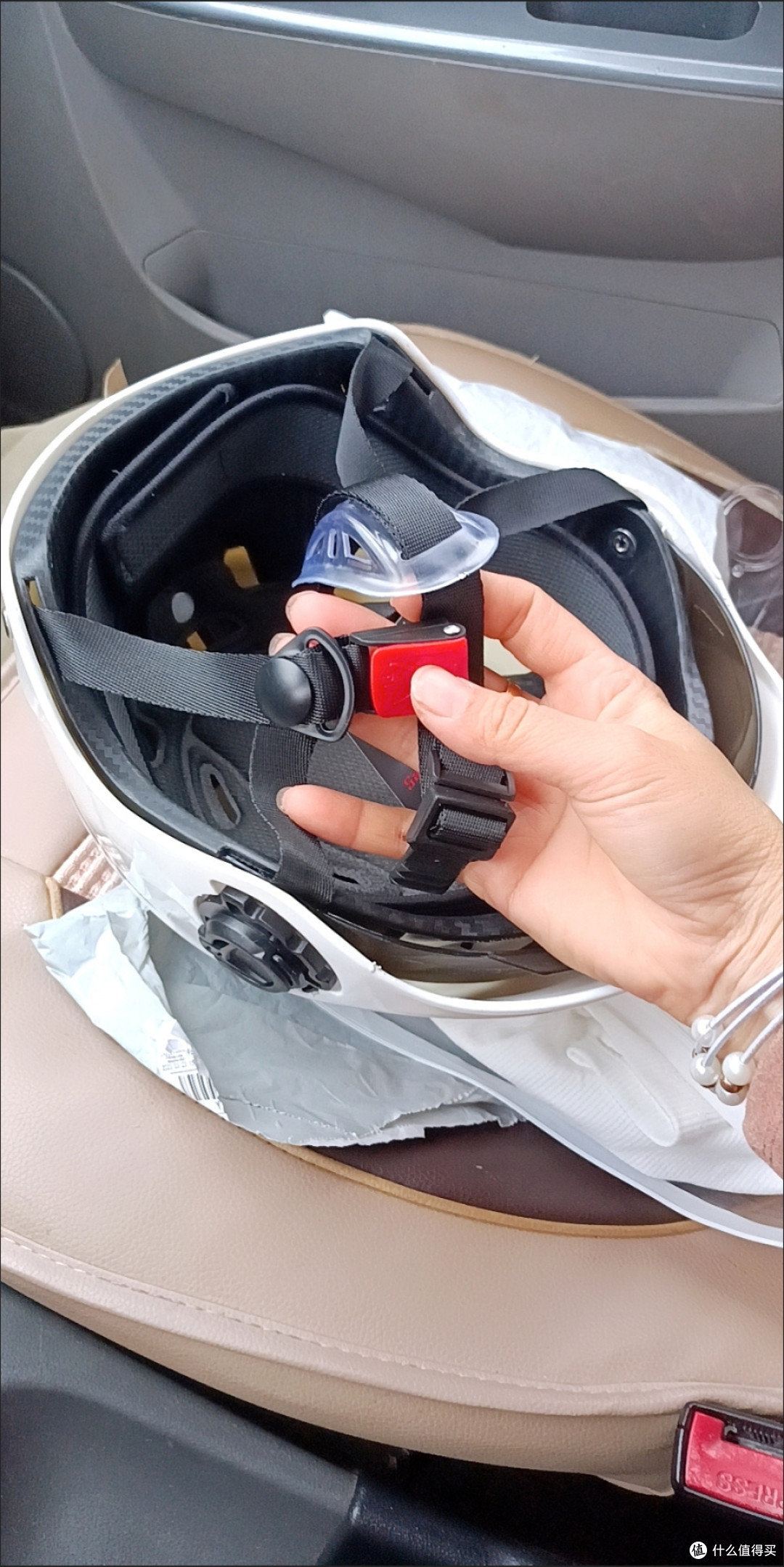 骑车去春游必不可少好物之安全帽