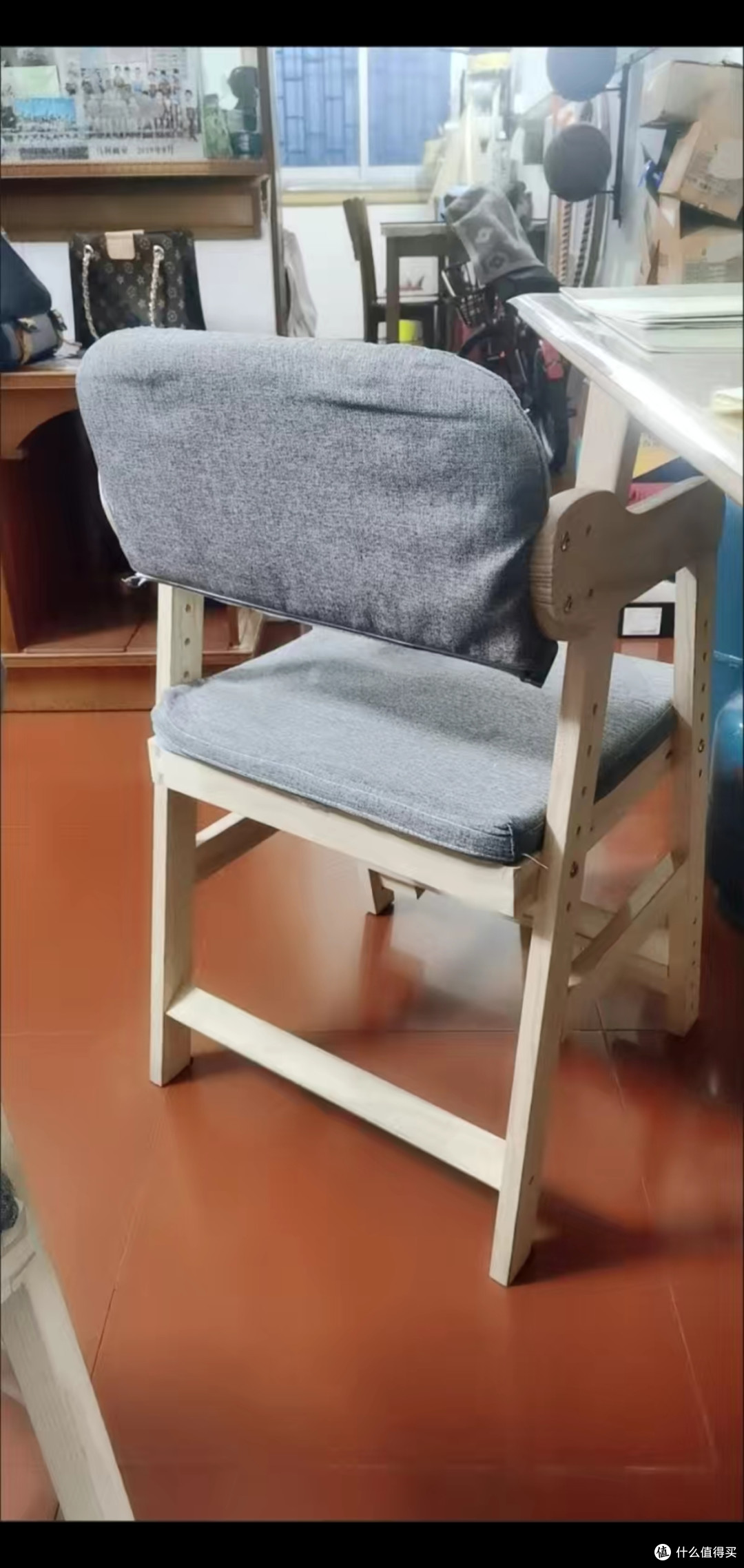 可调节高度的儿童布艺学习椅子