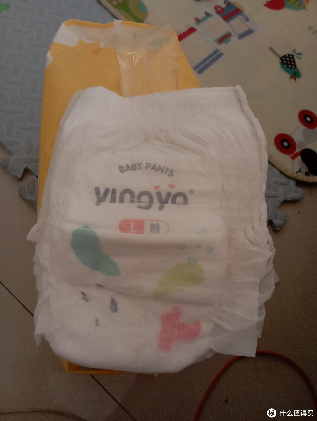 婴芽拉拉裤是一种更适合宝宝活动的纸尿裤类型，使用简便、便于调整和换取