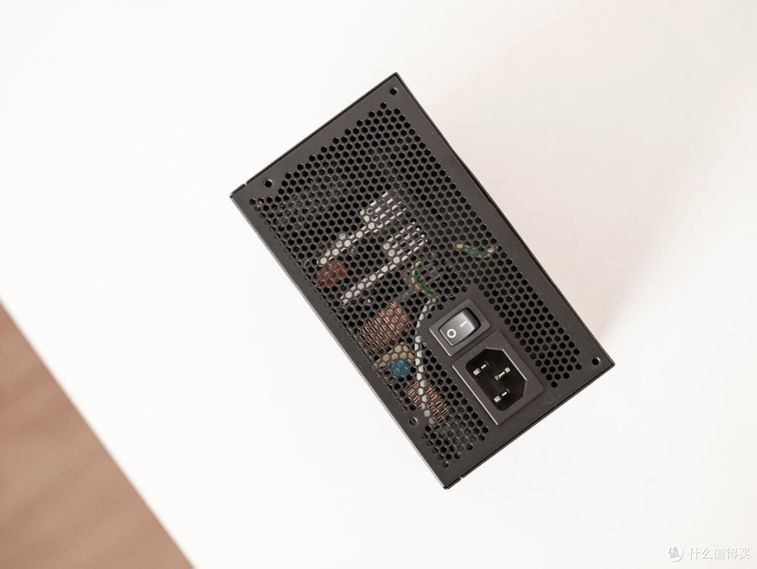 ATX3.0、PCIe5.0我全都要,骨伽GEX X2 850W电源开箱