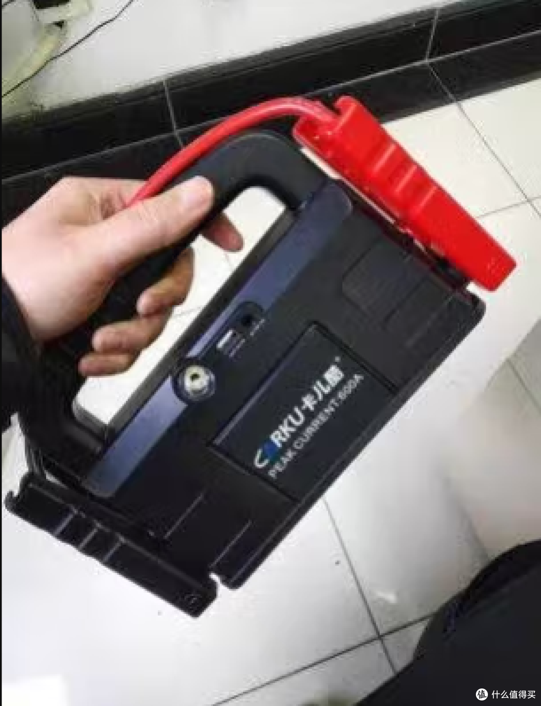 汽车电瓶突然没电?教你一招1秒启动