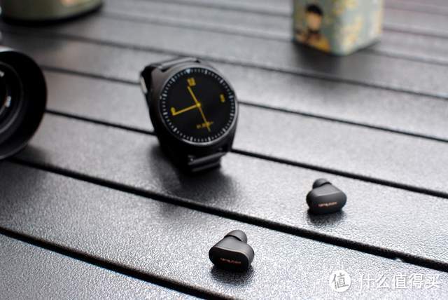 耳机手表二合一设计，智能手表新形态：Wearbuds watch X2