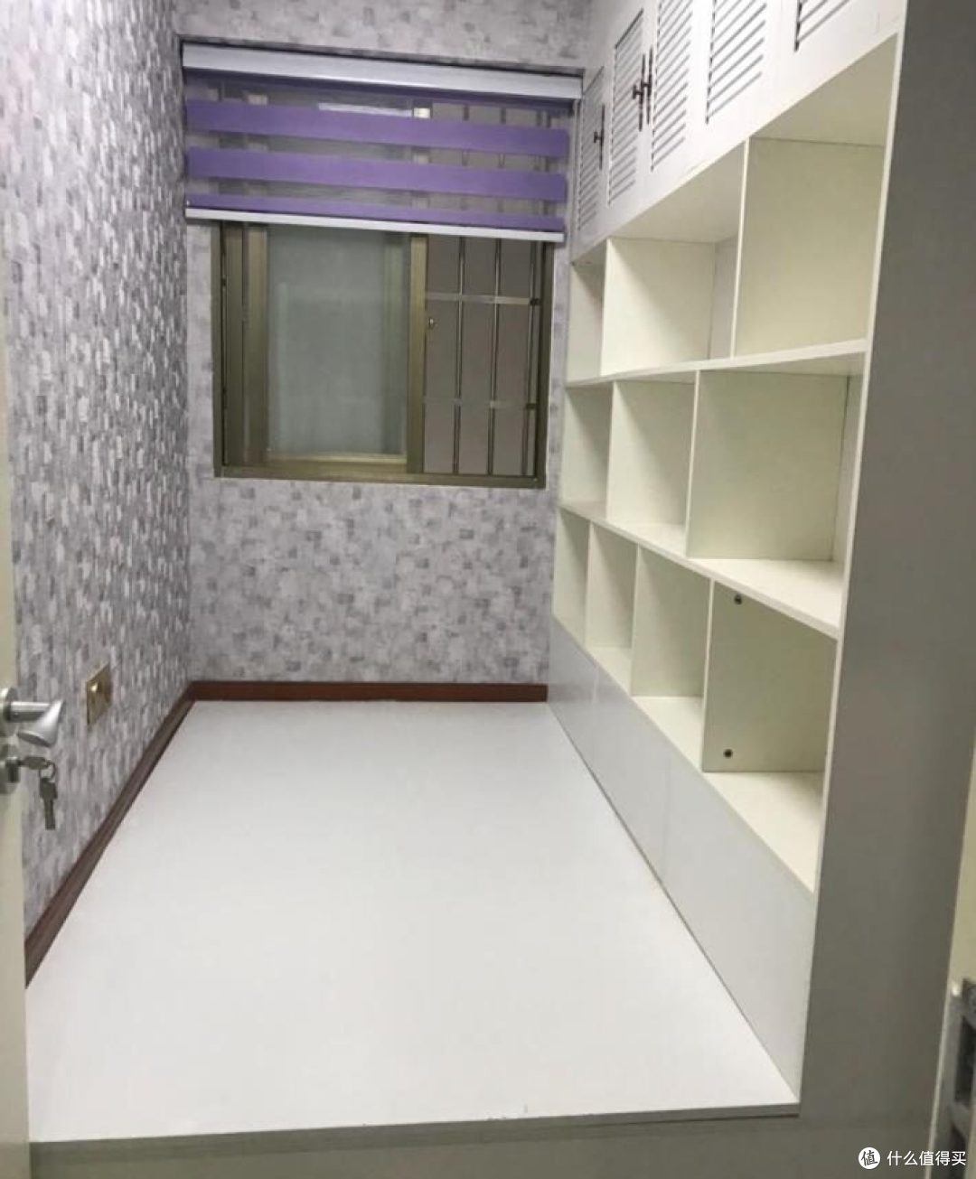 客餐厅中间横了半人高隔断柜,起初以为瞎胡闹,完工后知道我错了