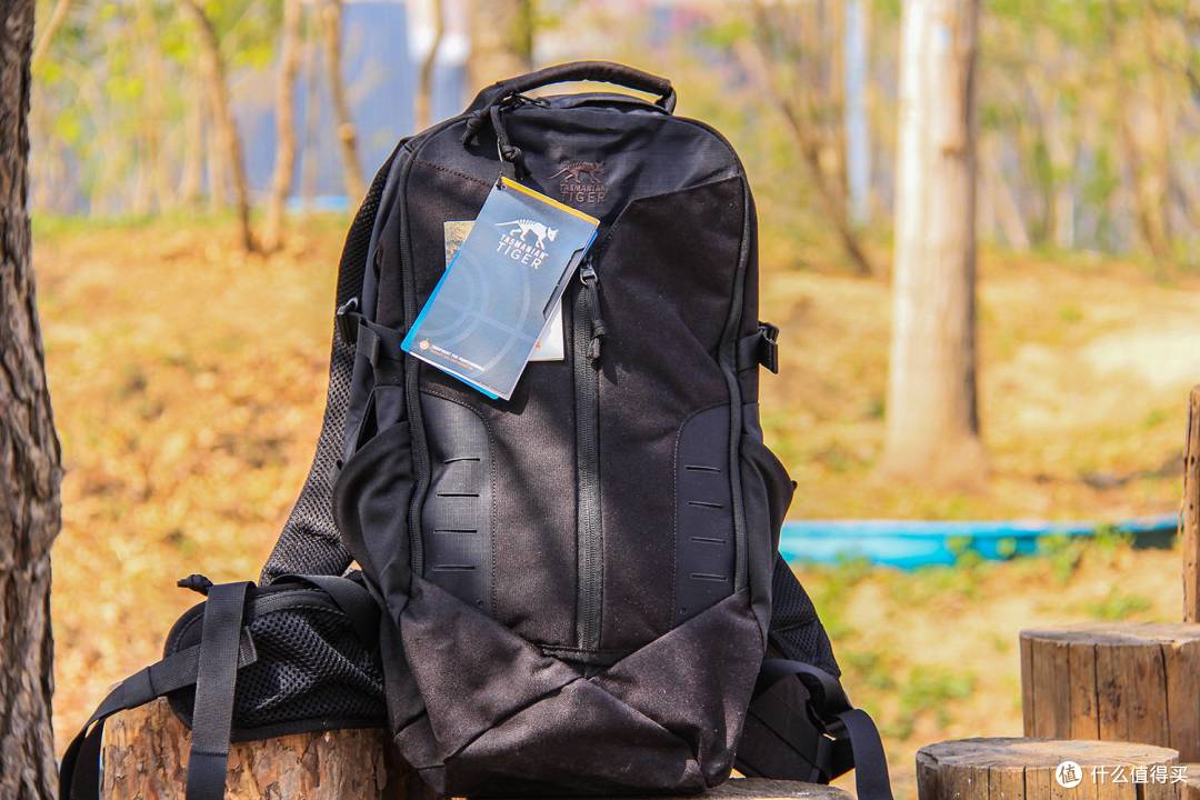 尽享成熟背包的乐趣塔虎22升双肩包