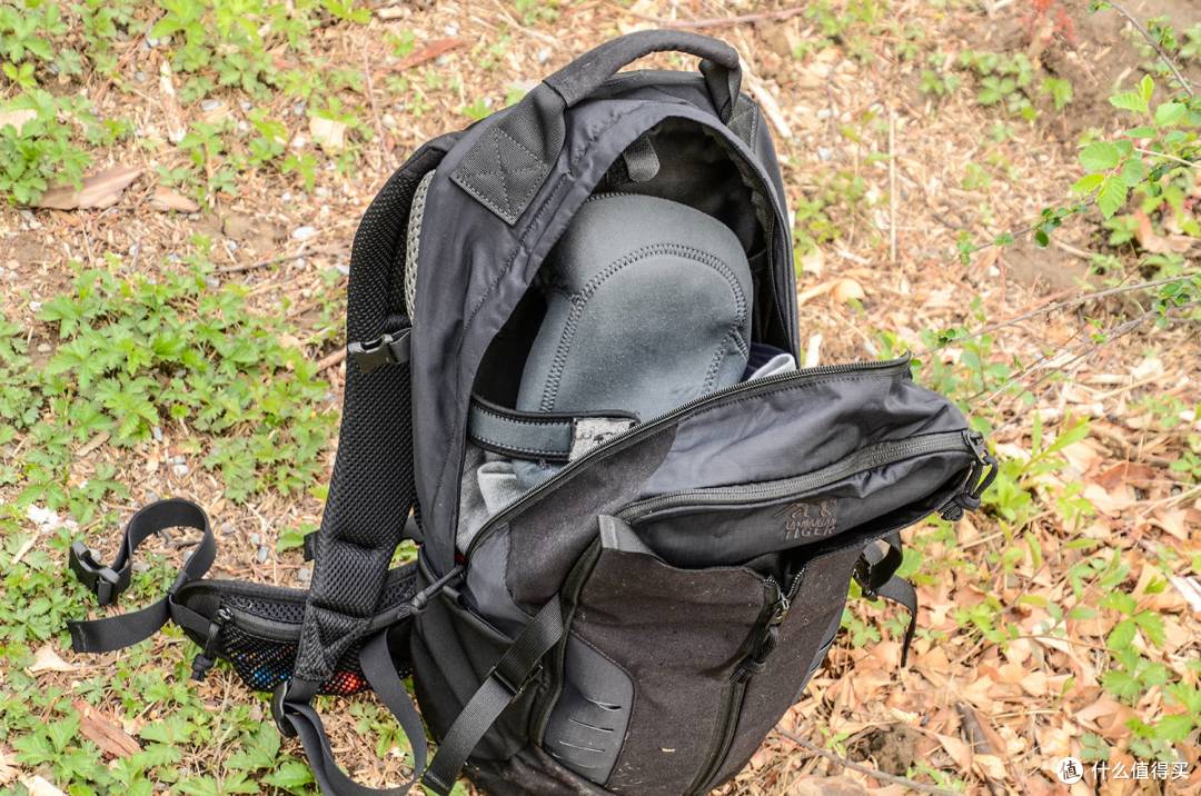 尽享成熟背包的乐趣塔虎22升双肩包