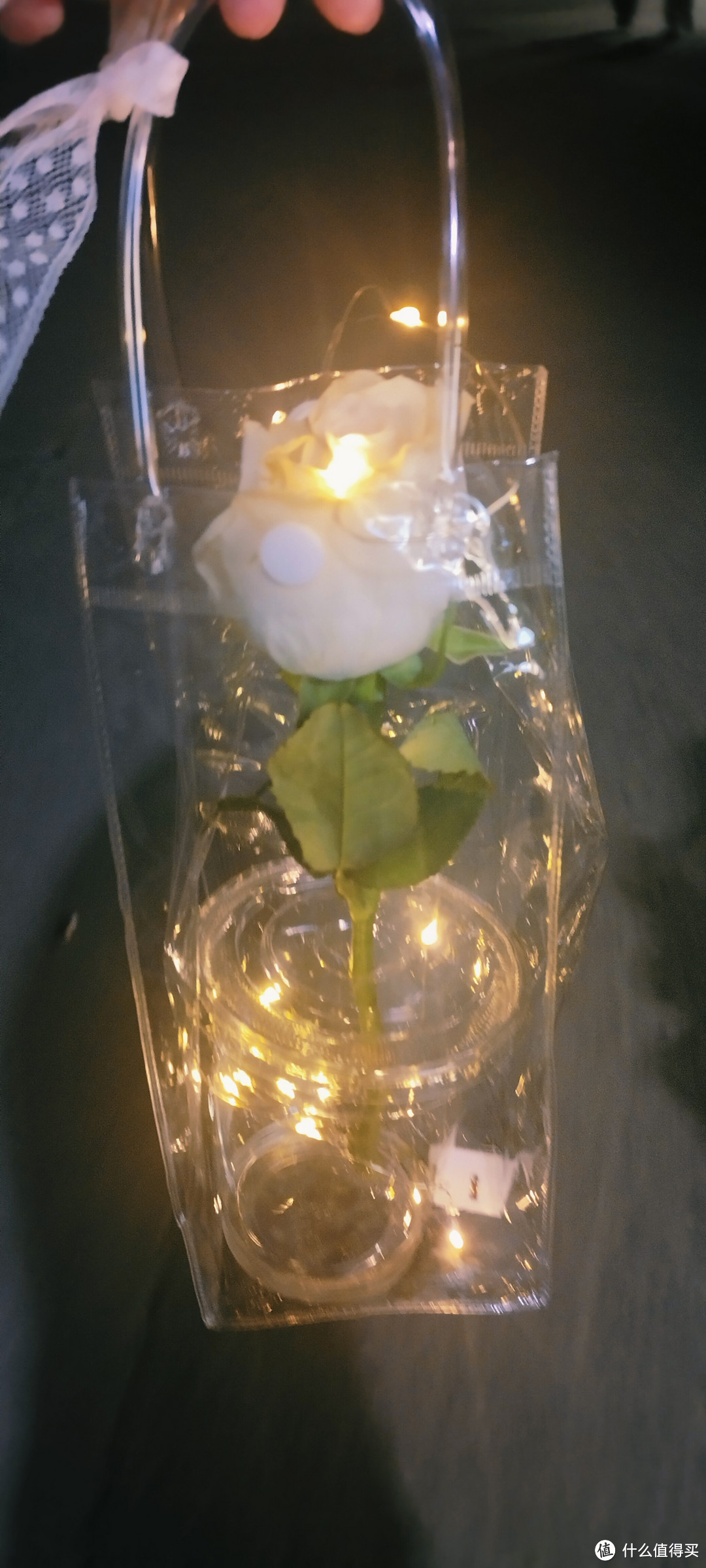 手工小达人~自己动手就可以做的一支仙女款~白色玫瑰花小提灯。