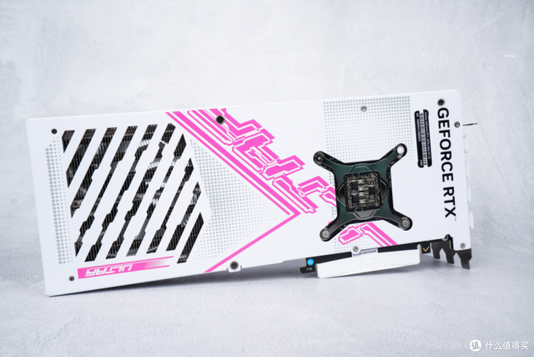 【首发】RTX 4070开箱测评,iGame RTX 4070 Ultra W V2