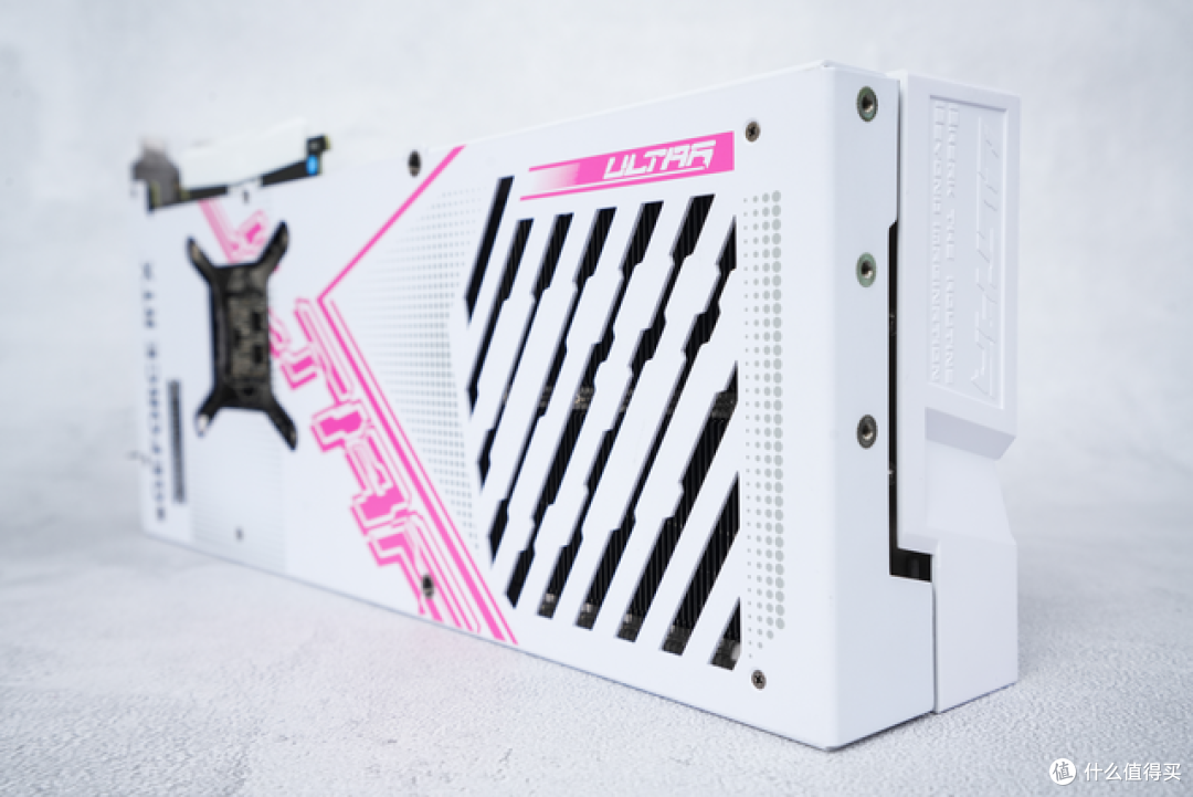 【首发】RTX 4070开箱测评,iGame RTX 4070 Ultra W V2