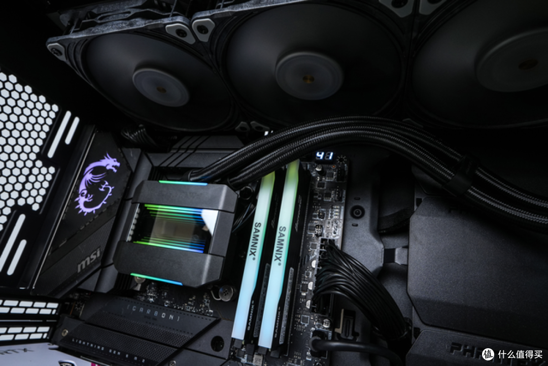 【首发】RTX 4070开箱测评,iGame RTX 4070 Ultra W V2