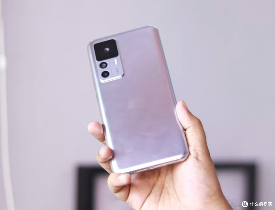 12万台仅用5分钟售空,12GB+256GB,红米120W快充旗舰跌至2789元